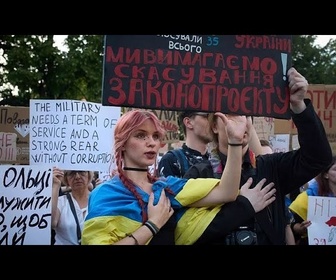 Replay Le Parlement ukrainien approuve une loi visant à rétablir l'indépendance des organismes...