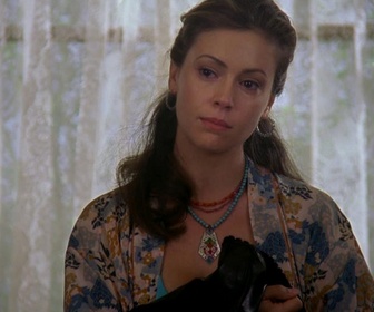 Replay Charmed - S4 E2 - Les liens du sang (2/2)