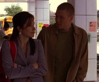 Replay Les frères Scott - S02 E11 - Le passé ressurgit