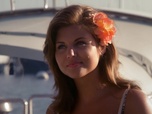 Replay Beverly Hills, 90210 - S08 E02 - Sous le soleil d'Hawaii - Partie 2