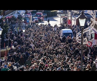 Replay Marche silencieuse à Crans-Montana pour les victimes de l'incendie