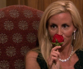 Replay Les real housewives de Beverly Hills - S1 E9 - Le diner de l'enfer