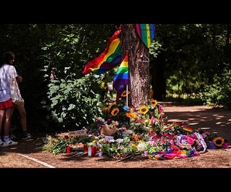 Replay Berlin dévoile un banc arc-en-ciel pour les victimes de l'attaque de la Gay Pride