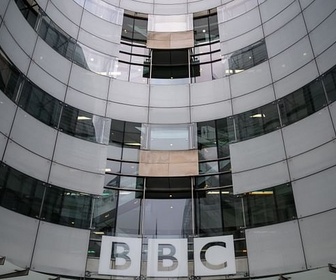 Replay ARTE Journal - Royaume-Uni : les têtes tombent à la BBC