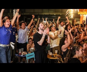 Replay Les supporters français exultent après la qualification des Bleus face au Maroc