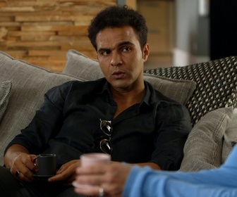 Replay Petits secrets en famille - S04 E30 - Famille Tonnerre