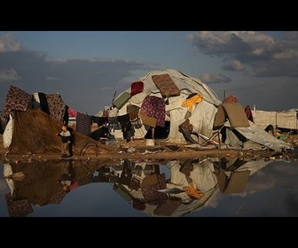 Replay À Gaza, les déplacés face aux pluies battantes et au froid dans des tentes fragiles
