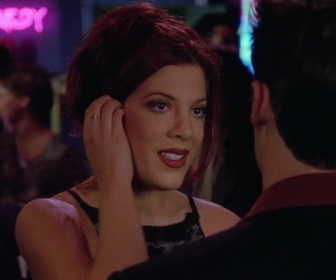 Replay Beverly Hills, 90210 - S08 E13 - Comique amateur