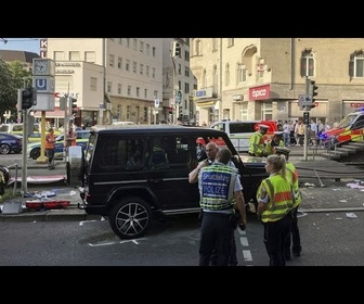 Replay Allemagne : une voiture percute la foule à Stuttgart, au moins huit blessés