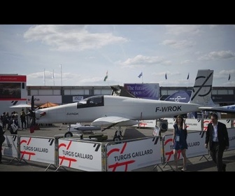 Replay Au salon du Bourget, l'Europe s'efforce de rattraper son retard et les drones occupent le...