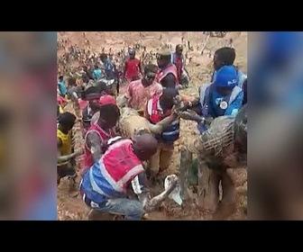 Replay Centrafrique : des images montrent l'effondrement meurtrier d'une mine d'or