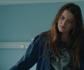 Replay Les grands - S03 E03 - Première soirée