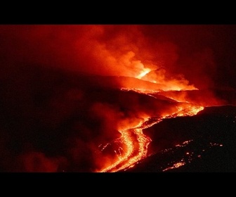 Replay Éruption de l'Etna : la fermeture de l'aéroport de Catane prolongée