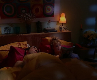 Replay Un gars, une fille - S2E14 - Au lit (4)