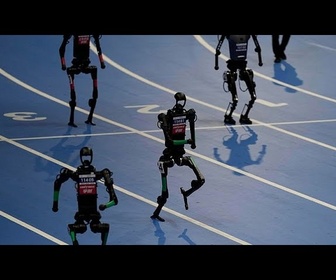 Replay Regardez ces robots courir et jouer au foot lors des premiers jeux mondiaux à Pékin
