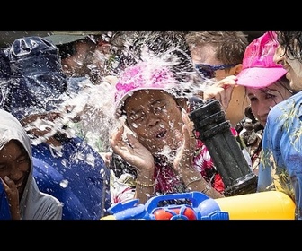 Replay Thaïlande : le Nouvel An thaï, entre batailles d'eau et afflux massif de voyageurs