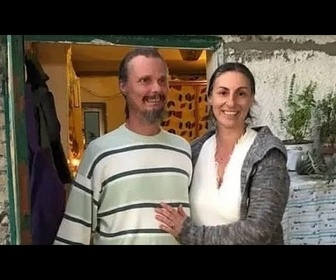 Replay Italie : vive émotion après le placement d'enfants d'une famille vivant isolée dans la nature