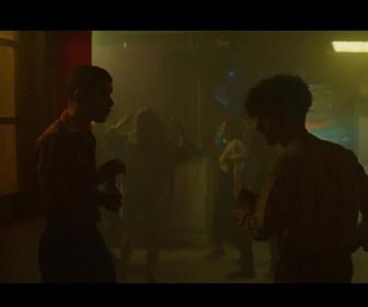 Replay Les grands - S03 E08 - Tensions