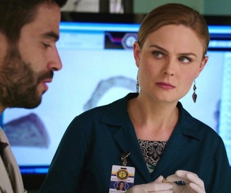 Replay Bones - S10 E3 - Deux nuances de Booth