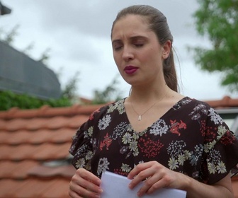 Replay Petits secrets en famille - Amours cachées - famille Delatour