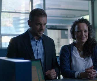 Replay Siren - S2 E2 - Bain de minuit