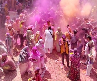 Replay Un espoir pour les veuves - Inde, la fête des couleurs