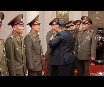 Replay Kim Jong Un dirige une cérémonie à Pyongyang pour les troupes ayant combattu en Ukraine