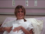 Replay Friends - S08 E23 - Celui qui avait un bébé - 1ère partie