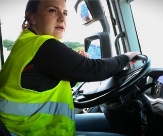 Replay Les routiers : profession chauffeur poids lourd - S2E4 - Marie et Adrien