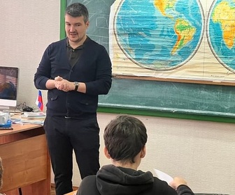 Replay Un instituteur de village en Russie - ARTE Regards