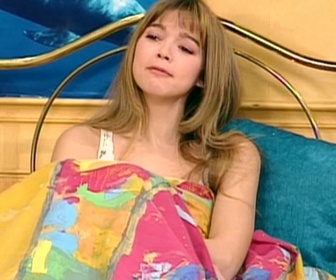 Replay Hélène et les garçons - S07 E03 - Le grand sommeil