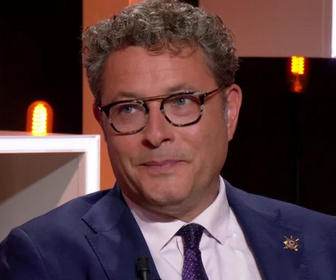 Replay C ce soir - Pesticides : coup de force contre l'écologie ?