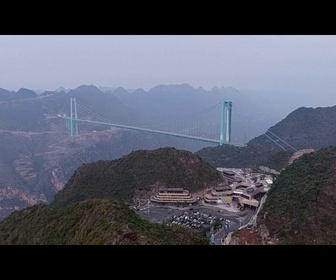 Replay Le plus haut pont de Chine attire des millions de visiteurs