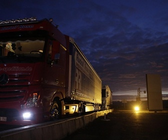 Replay Camions XXL : les reines du volant - S2E8 - Episode 4 - Partie 2