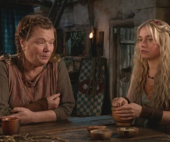 Replay La petite histoire de France - Père père / L'amour / Il est partout / Diner box