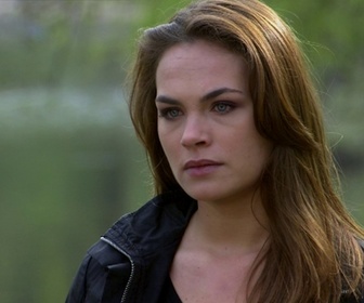 Replay Frank Riva - S02 E02 - L'ange rouge