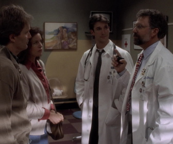 Replay Urgences - S2E22 - Les malheurs d'Hathaway