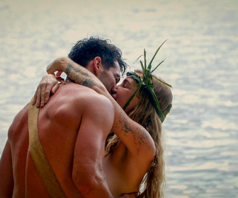 Replay Retour à l'instinct primaire : Adam & Ève - S1E1 - Oser se dévoiler