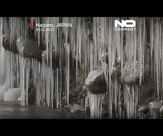 Replay Un imposant rideau de glace émerveille les visiteurs à Nagano