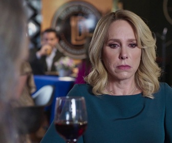 Replay Les riches pleurent aussi - S01 E45