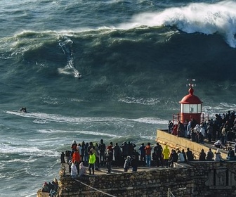 Replay La vague mythique de Nazaré - Le dessous des images