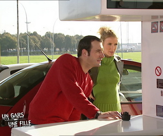 Replay Un gars, une fille - S4E33 - Aire d'autoroute