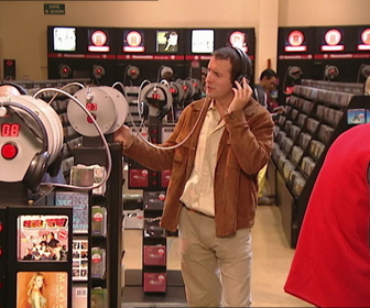 Replay Un gars, une fille - S3E43 - Au magasin de disques
