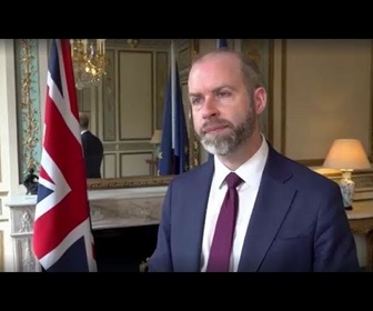 Replay Le ministre britannique du Commerce souhaite utiliser les e-gates de l'UE dès que possible.