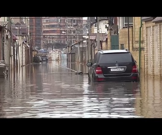 Replay Inondations massives dans le Caucase du Nord russe, des milliers d'évacués