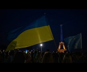 Replay Londres et Paris illuminent leurs monuments pour la fête nationale ukrainienne