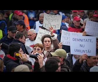 Replay Roumanie : des milliers de personnes protestent contre les mesures d'austérité à Bucarest