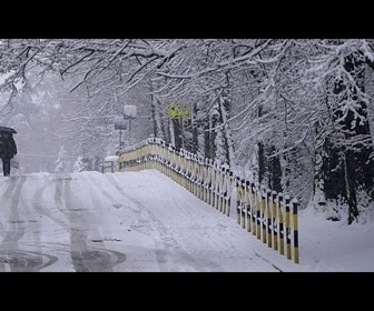 Replay La neige sème le chaos en Europe: des centaines de vols et de trains annulés