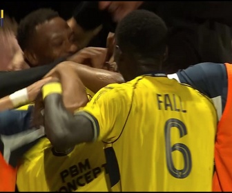 Replay Ligue 2 : Pau capitalise sur sa supériorité numérique et s'impose face à Dunkerque