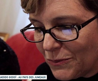 Replay Un jour, un doc - Candido Godói : au pays des jumeaux